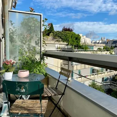 Lumineux Balcon פריז